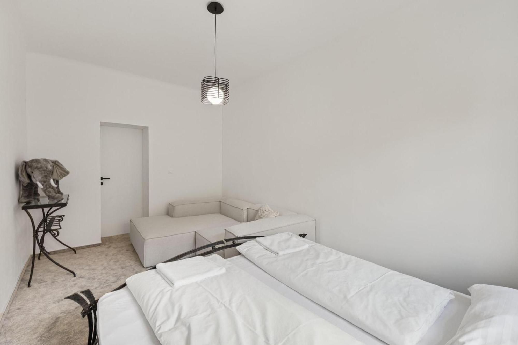 Apartamento Ah Luxury Old Town Bratislava Exterior foto